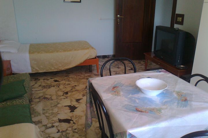 Room 8 of 54