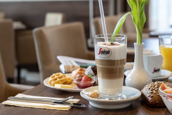 Breakfast/Coffee Service 47 of 61