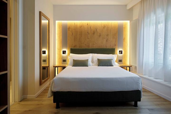 Room 15 of 64