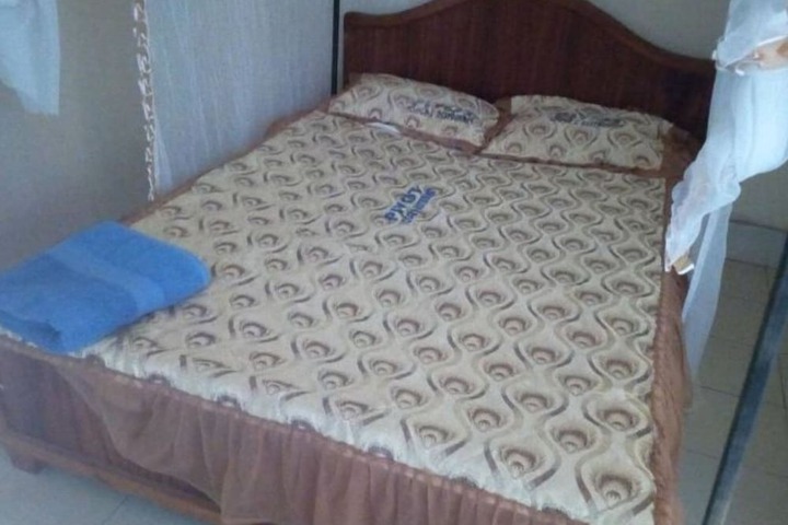 Room 2 of 7