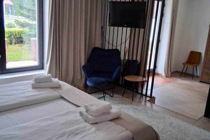 Room 16 of 65
