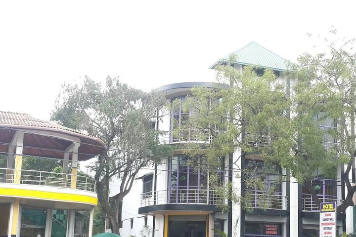 Hotel 52 of 53