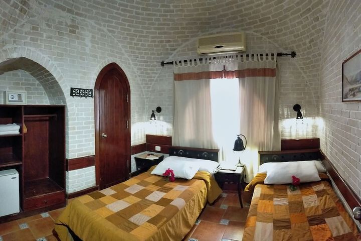 Room 10 of 43