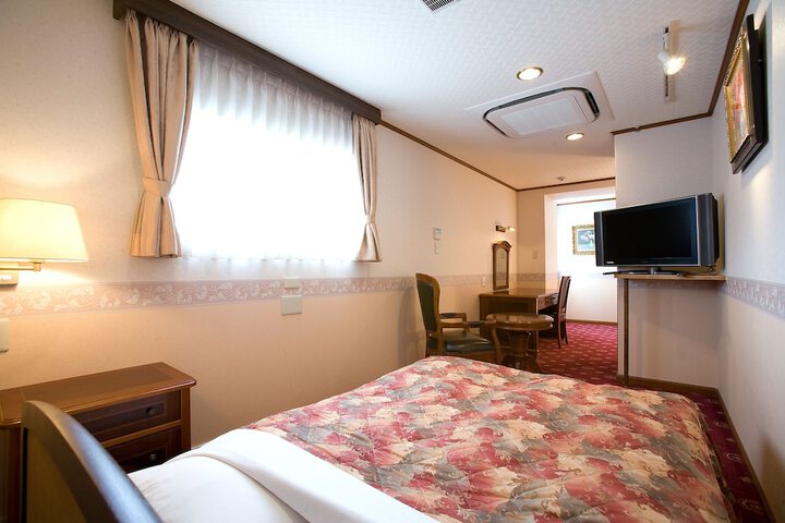 Room 9 of 43