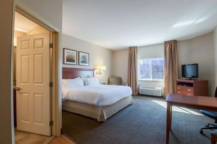 Room 12 of 37
