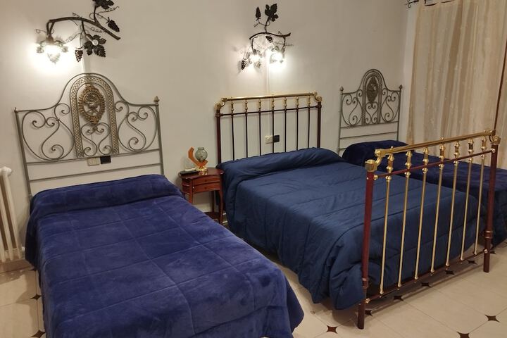Room 6 of 44