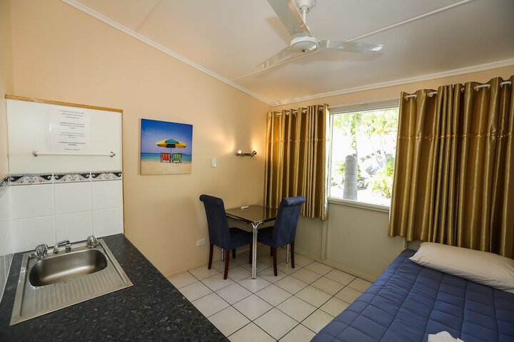 Room 11 of 32