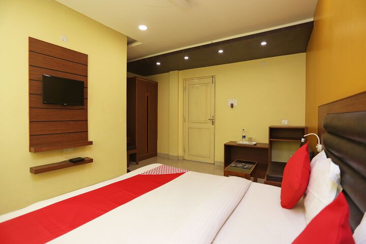 Room 4 of 5