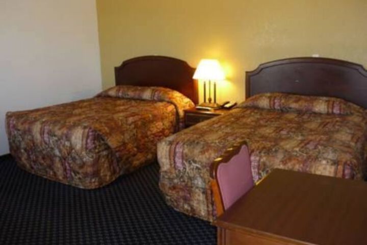 Room 8 of 14