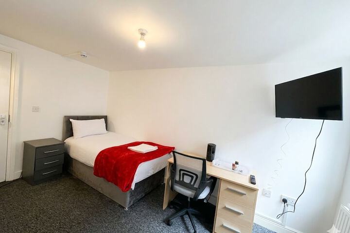 Room 16 of 25