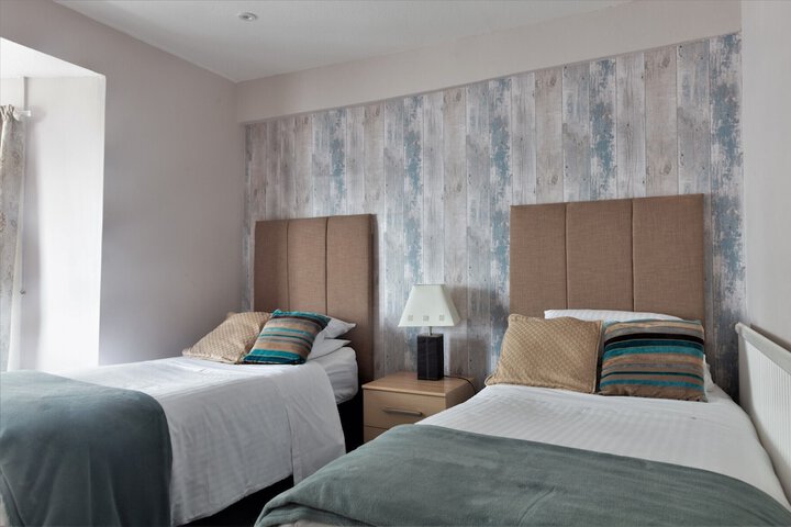 Room 3 of 26