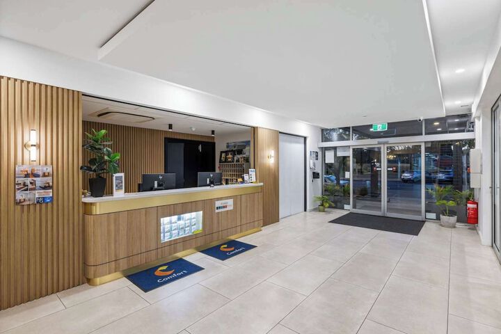 Entrance & Lobby