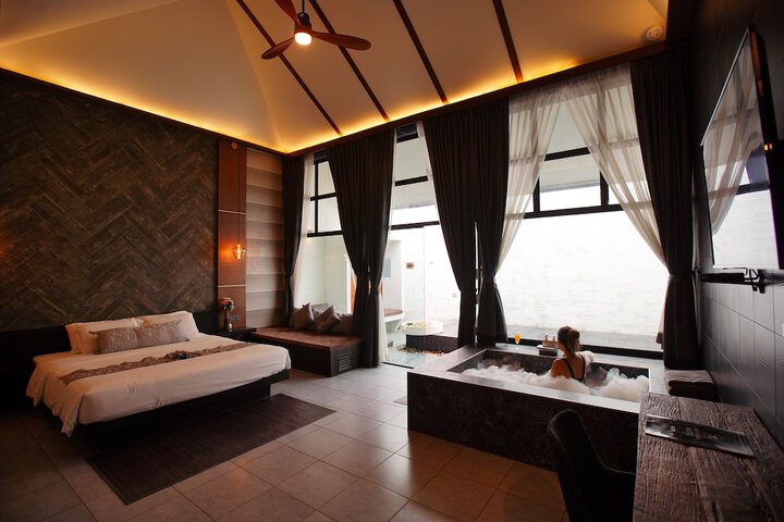 Room 9 of 52