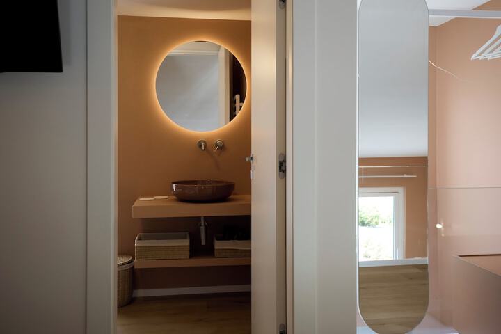 Room 260 of 301