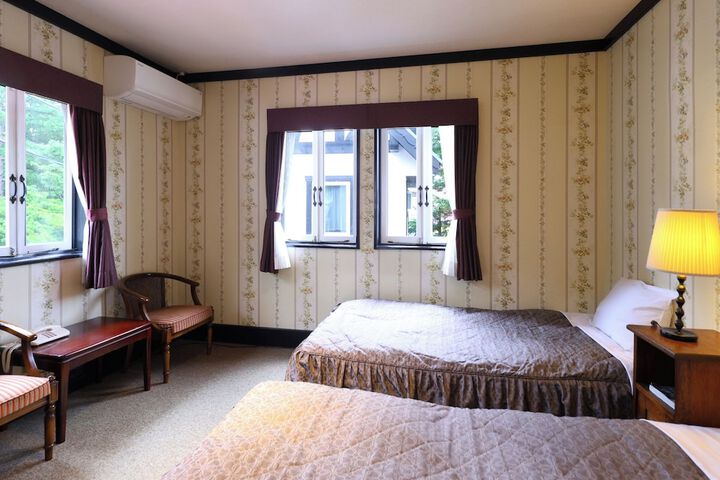 Room 14 of 96