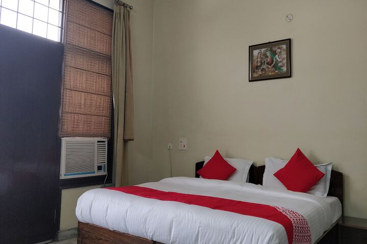 Room 16 of 24