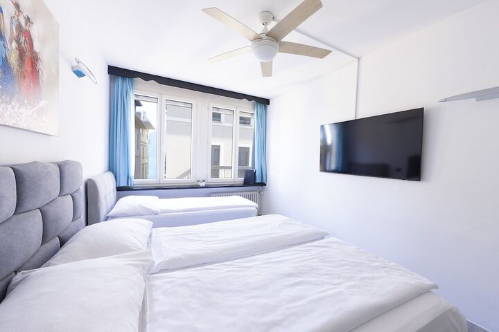 Room 7 of 36