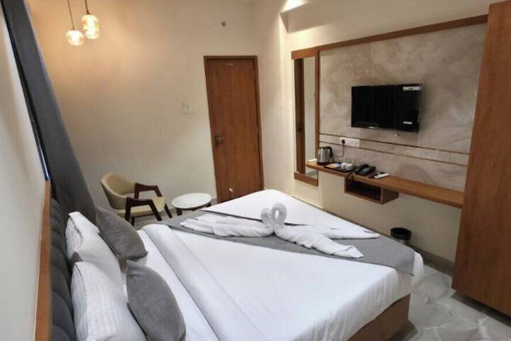 Room 6 of 19