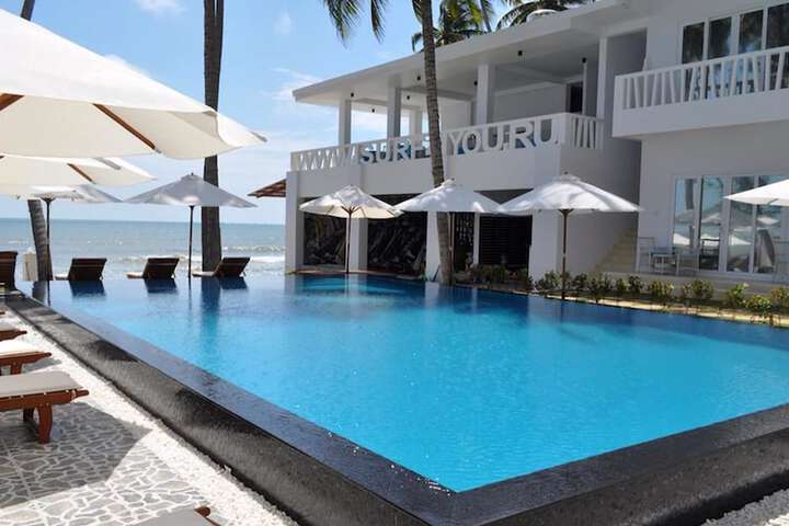 Hotel Pool