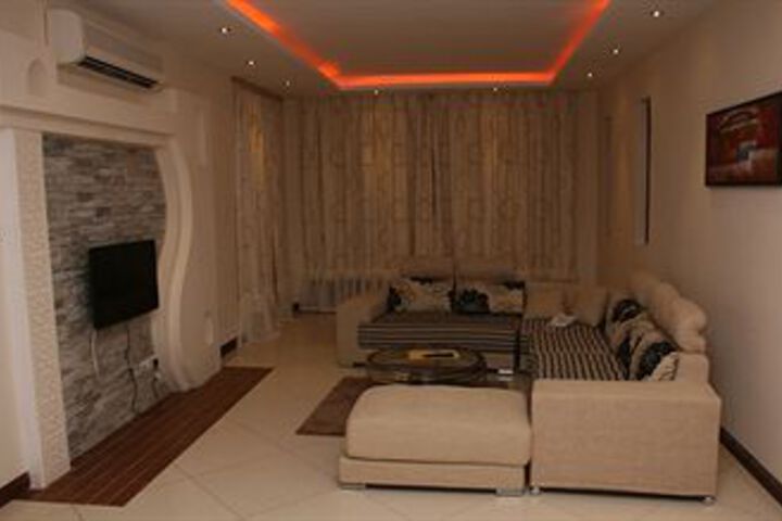 Room 16 of 32