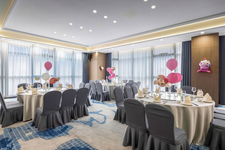 Ballroom/Hall 59 of 64