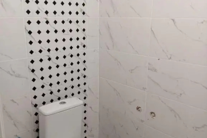 Room 8 of 11