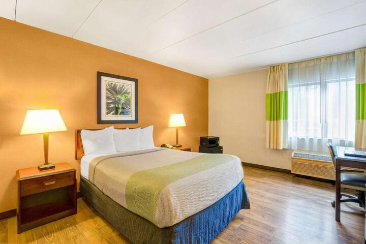 Standard Room, King or Two Doubles (10 of 14)