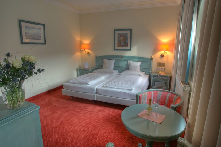 Room 3 of 68