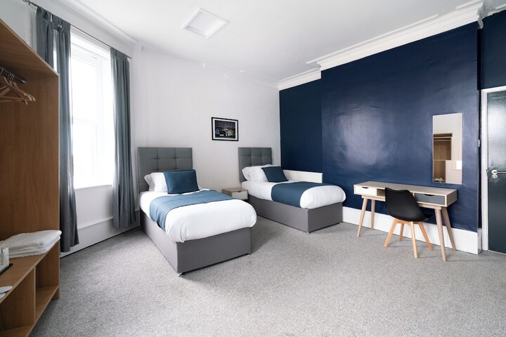 Room 28 of 51