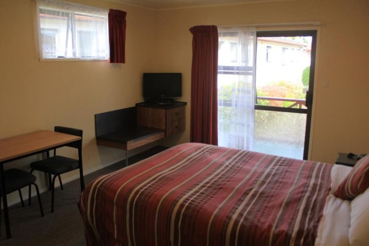 Room 4 of 36