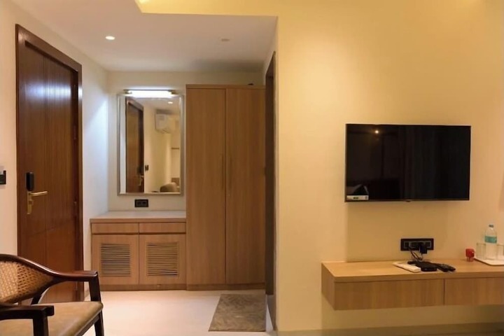 Room 9 of 72