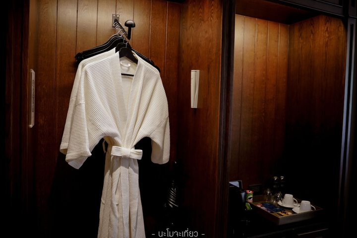 Room 52 of 184