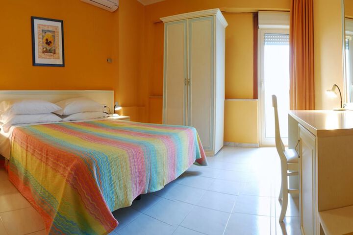 Room 19 of 43