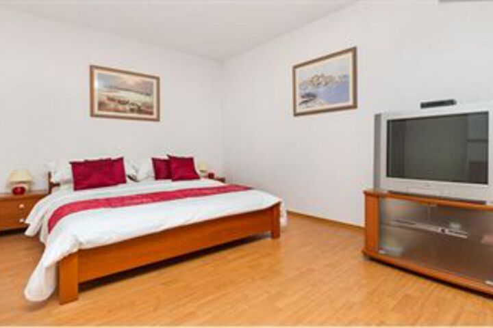 Room 14 of 19