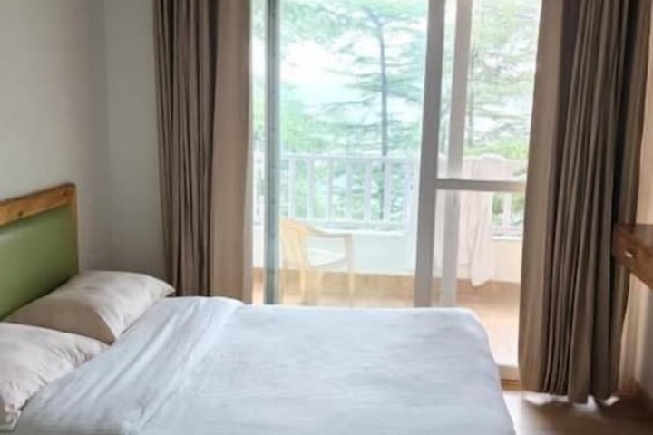 Room 3 of 43
