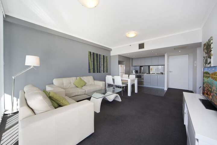 Room 5 of 9