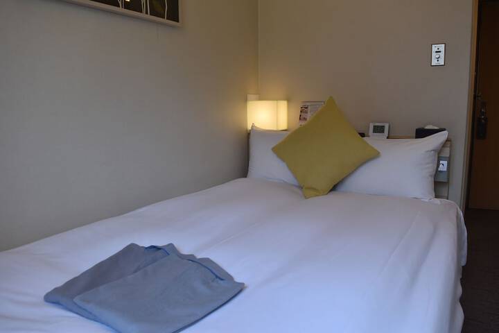 Room 17 of 97