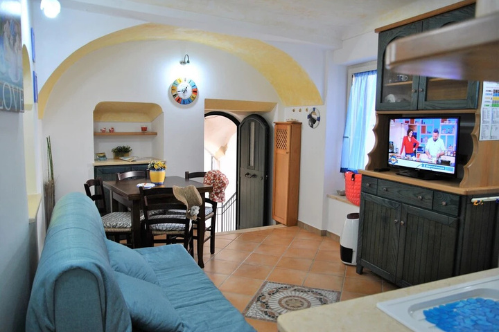 Room 4 of 15