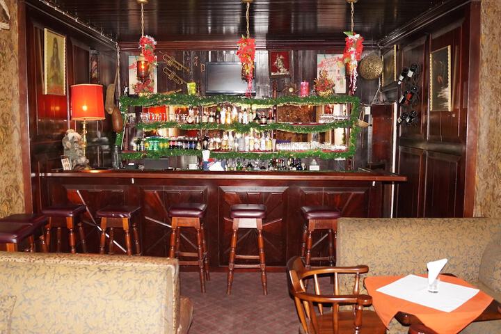 Lounge 68 of 95
