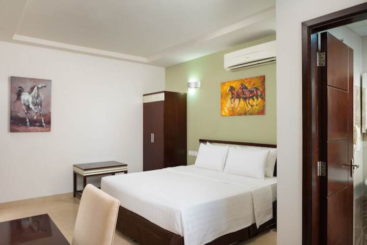 Room 6 of 27