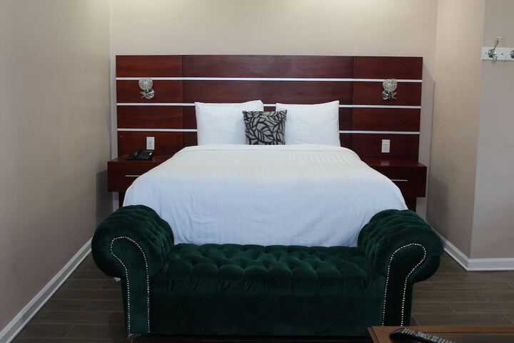 Room 7 of 42