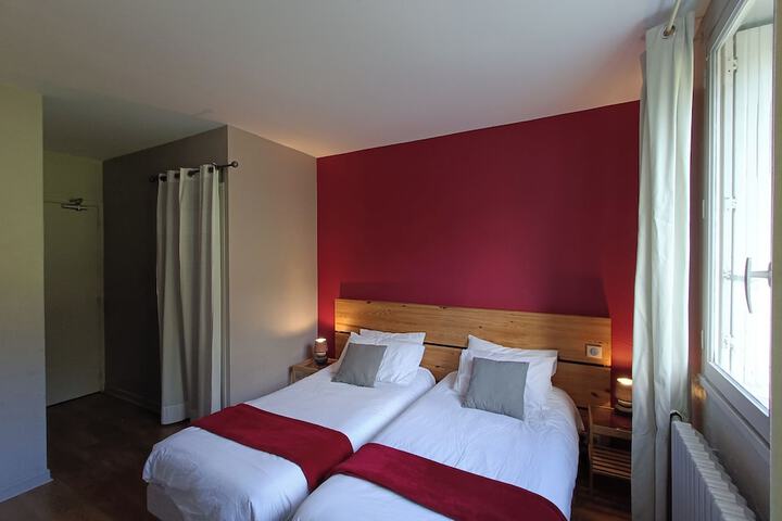 Room 3 of 9