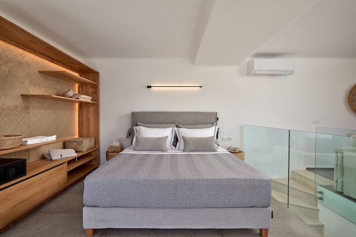 Room 27 of 53