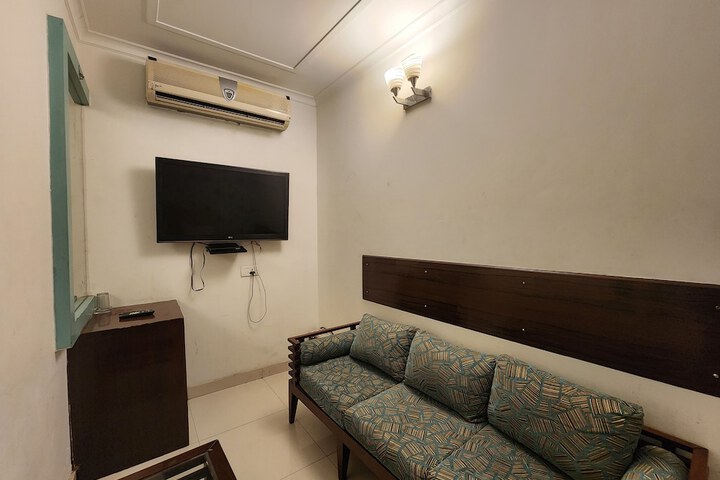 Room 14 of 48