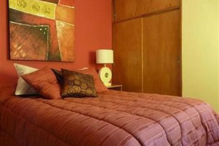 Room 7 of 8