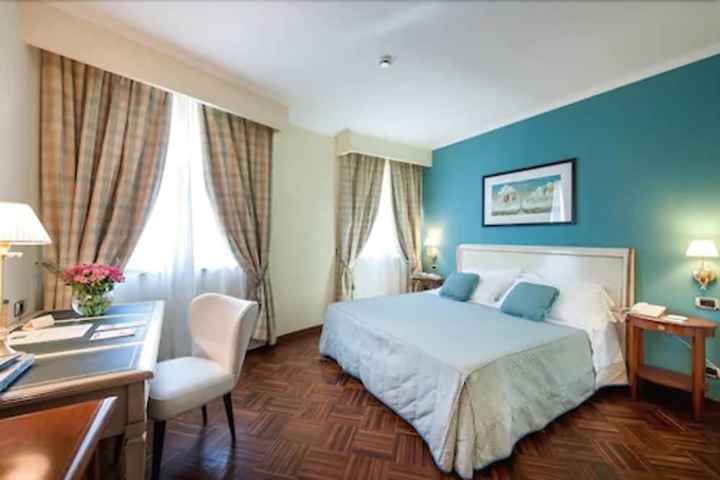 Room 8 of 39