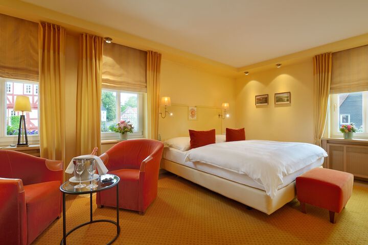 Room 10 of 32