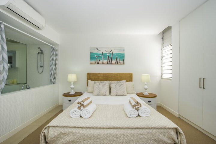 Room 4 of 17