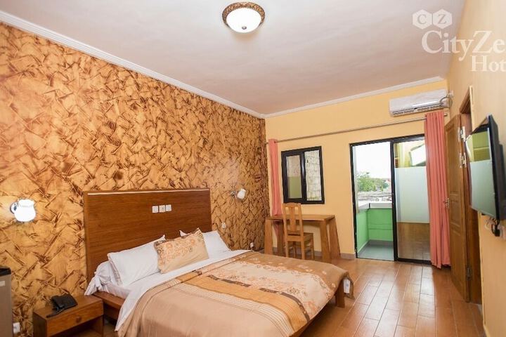Room 4 of 11