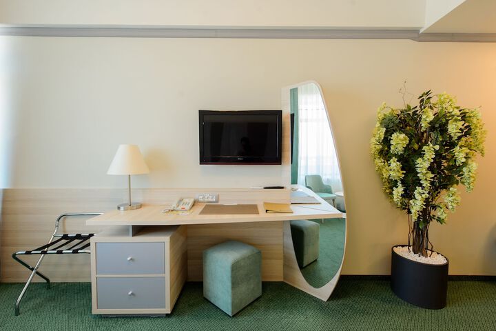 Room 3 of 38